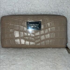 Michael Kors Tan Crocodile-Embossed Wallet‎ Luxurious Design